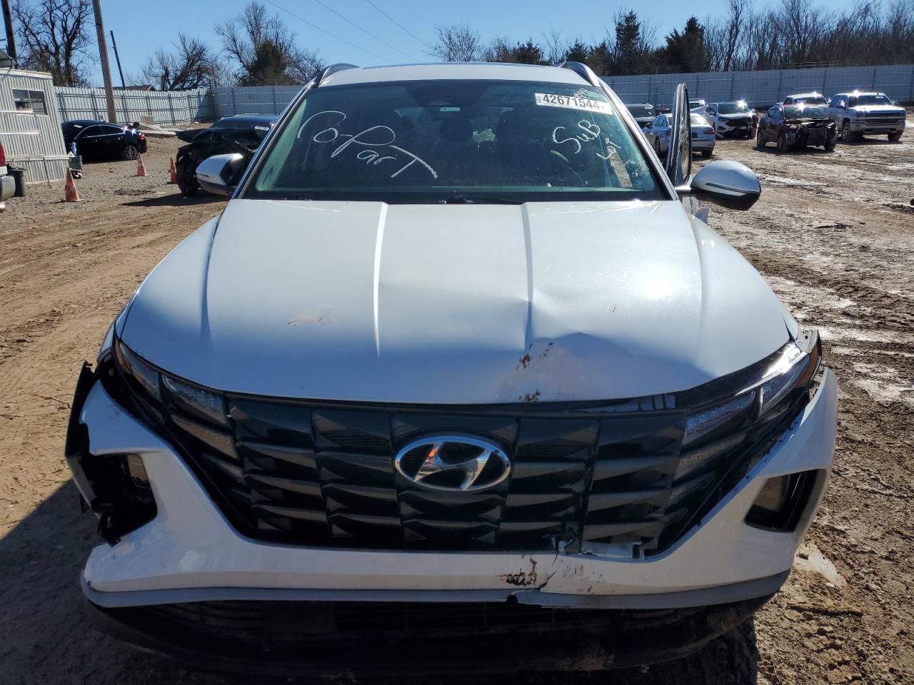 Photo 4 VIN: 5NMJFCAE8NH127844 - HYUNDAI TUCSON 