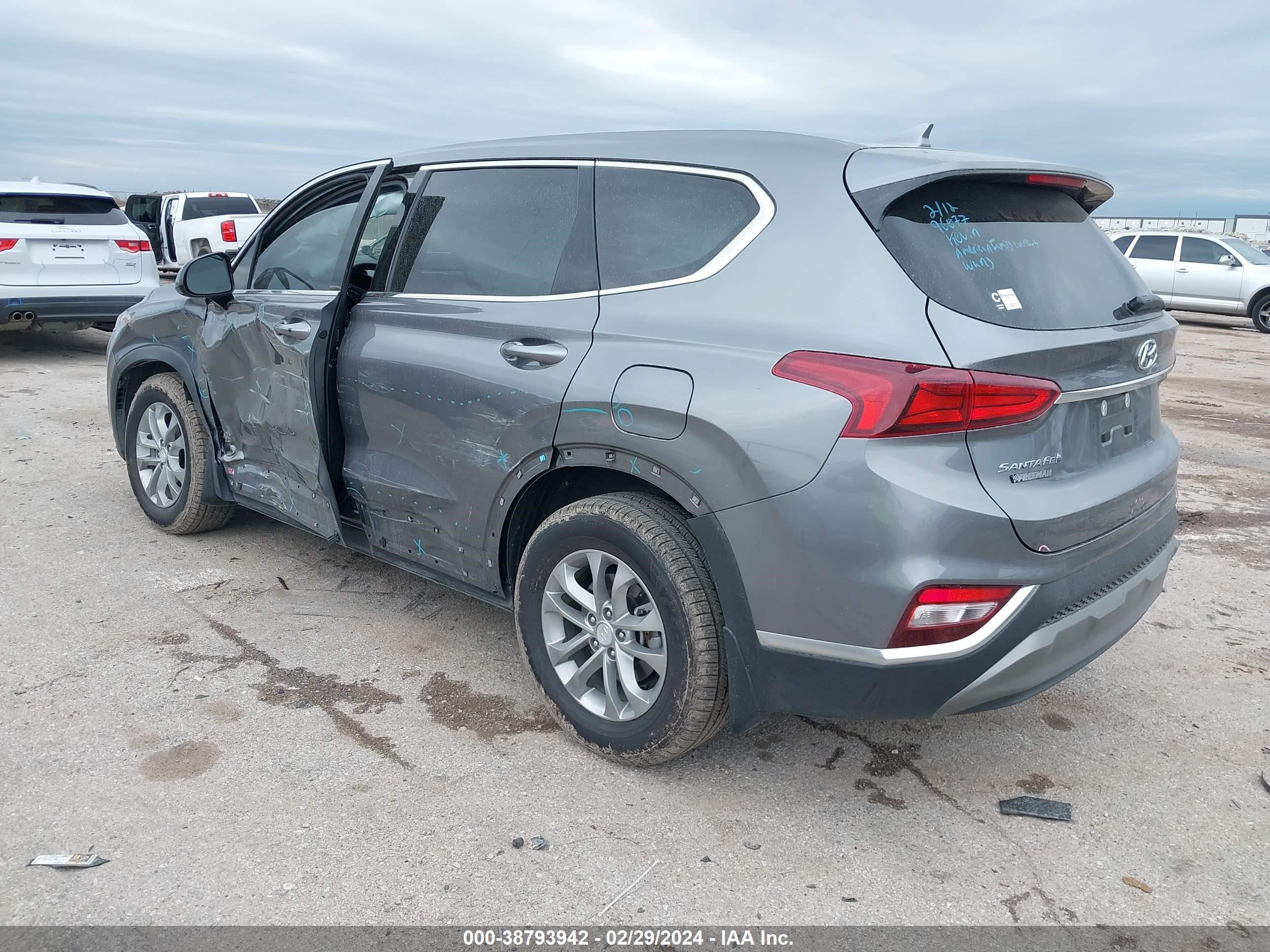 Photo 2 VIN: 5NMS33AD9KH133300 - HYUNDAI SANTA FE 