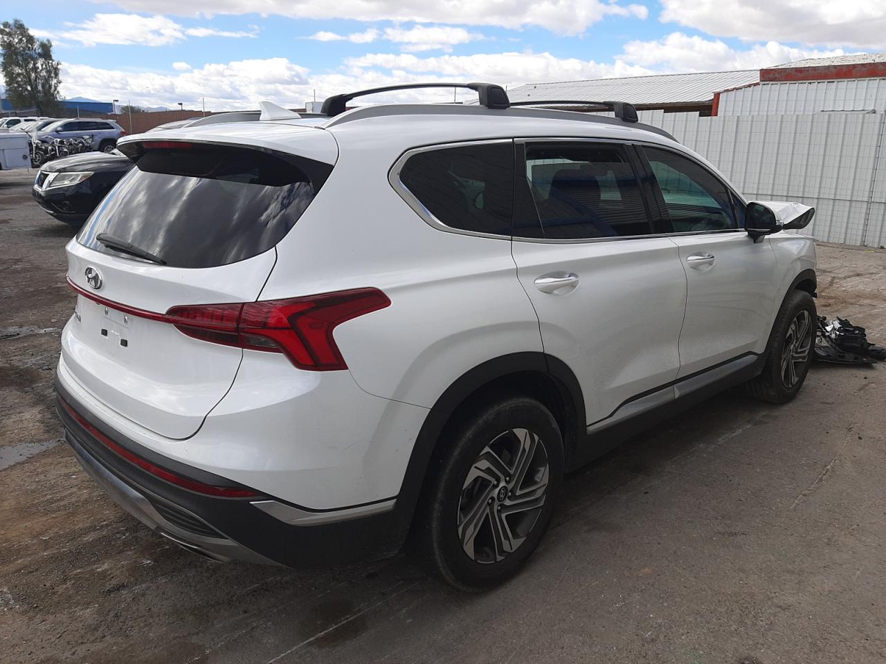 Photo 2 VIN: 5NMS34AJ8NH467432 - HYUNDAI SANTA FE 