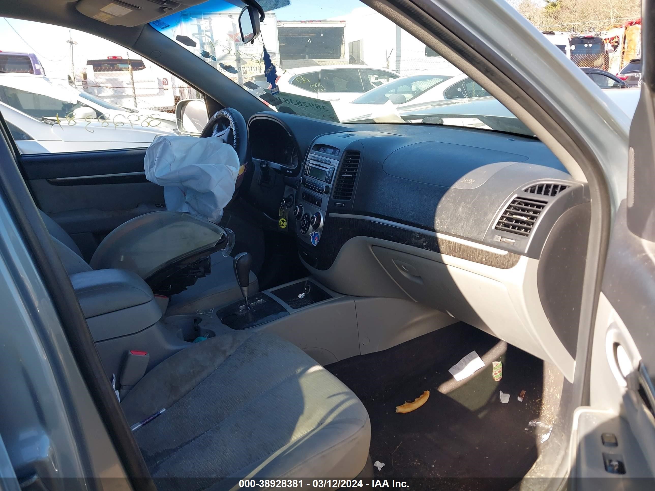 Photo 4 VIN: 5NMSG13D88H209880 - HYUNDAI SANTA FE 