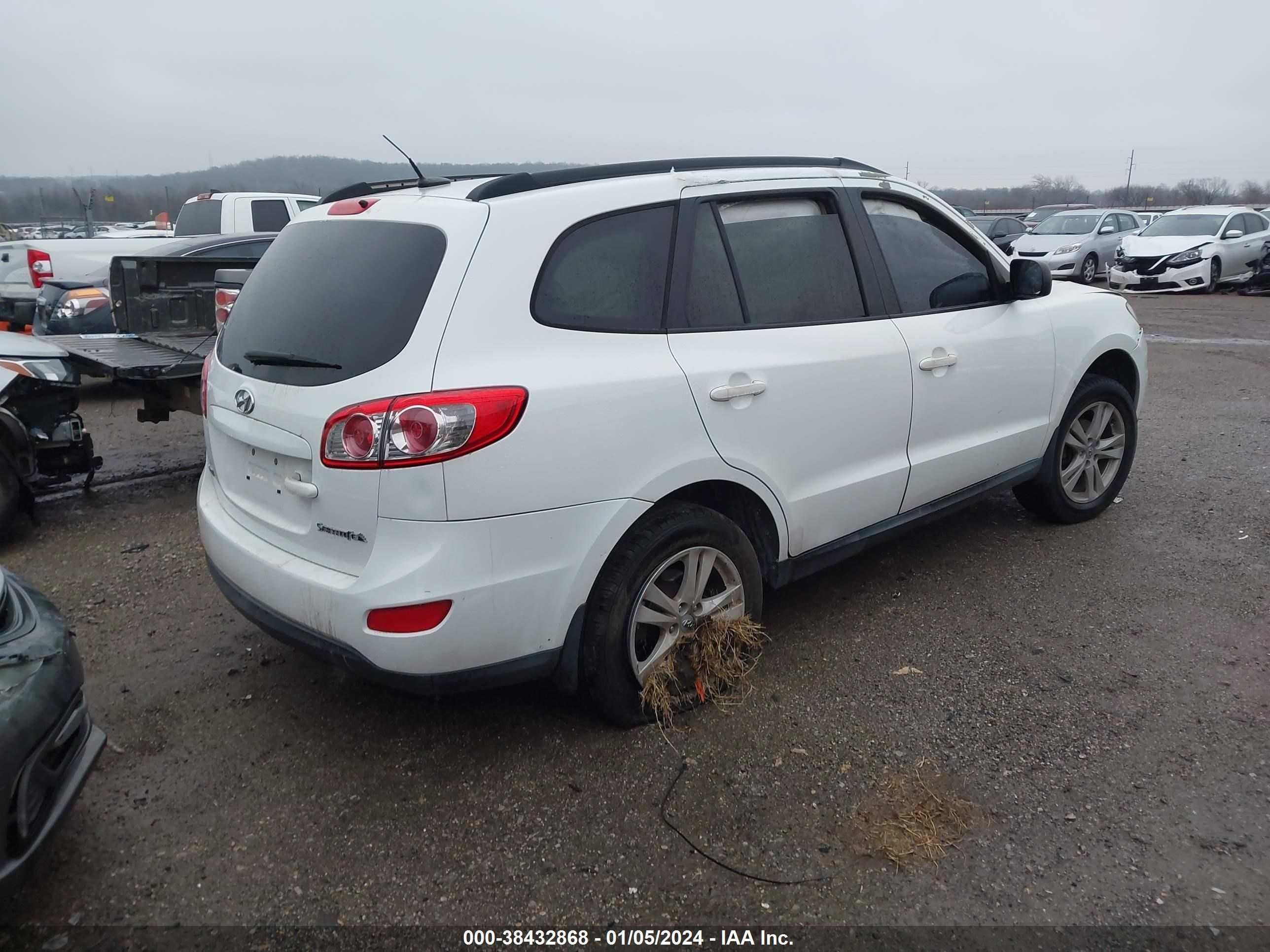 Photo 3 VIN: 5NMSG3AB0AH399838 - HYUNDAI SANTA FE 