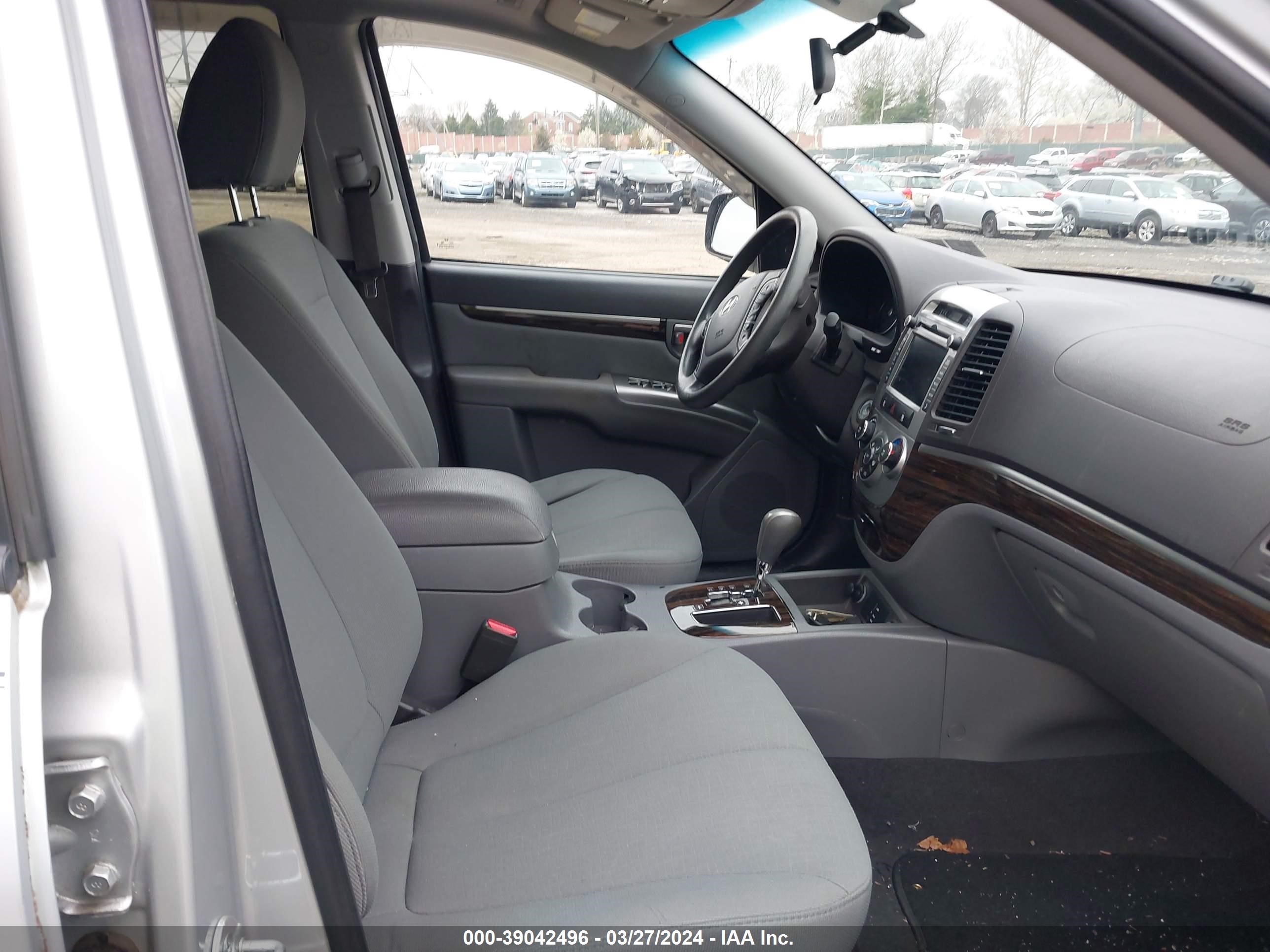 Photo 4 VIN: 5NMSG3AB9AH388644 - HYUNDAI SANTA FE 