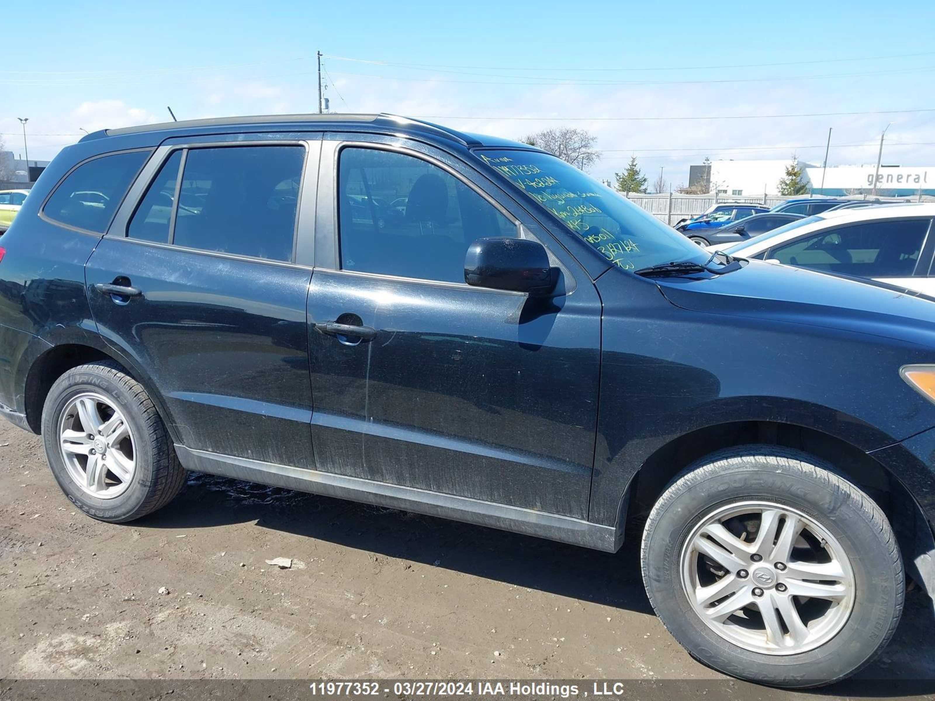 Photo 12 VIN: 5NMSG3ABXAH402244 - HYUNDAI SANTA FE 