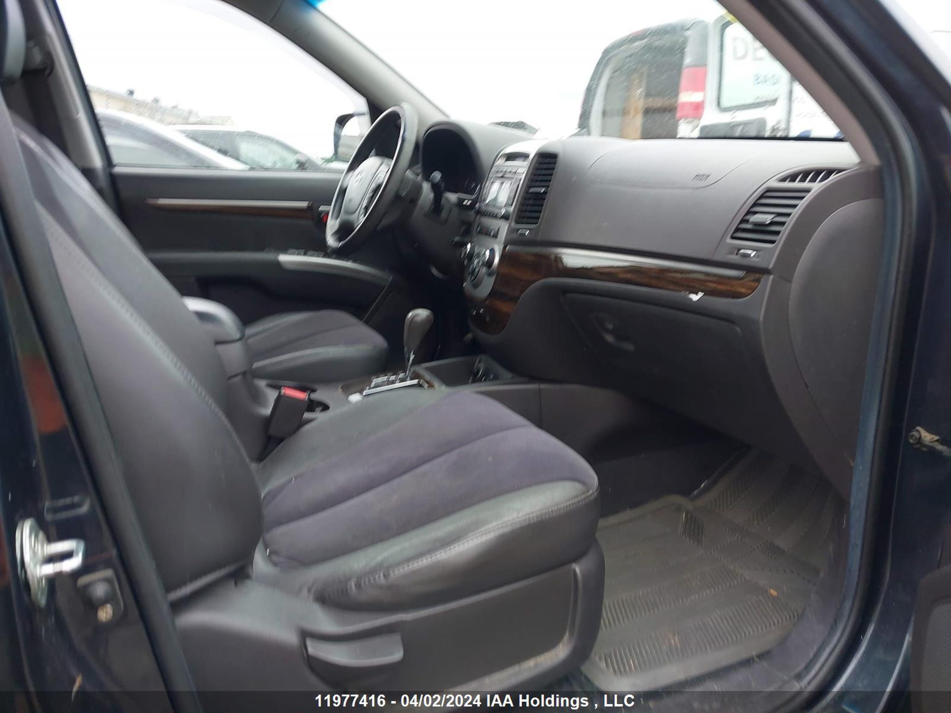 Photo 4 VIN: 5NMSG4AG2AH400859 - HYUNDAI SANTA FE 