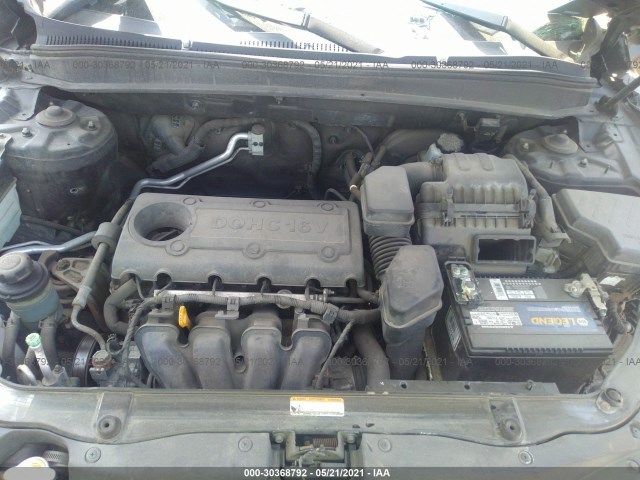 Photo 9 VIN: 5NMSGDAB5AH350138 - HYUNDAI SANTA FE 