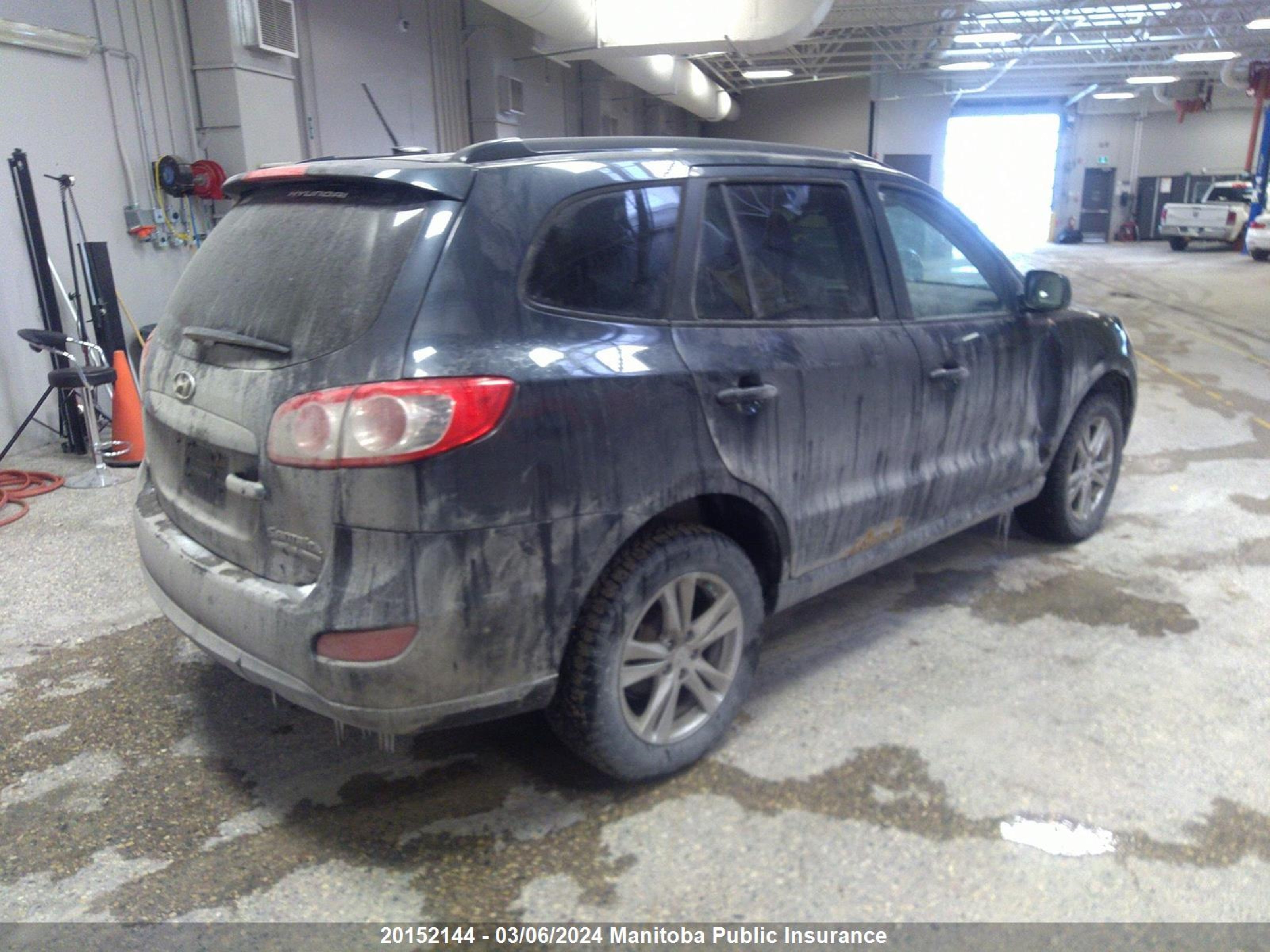 Photo 3 VIN: 5NMSGDAG0AH415814 - HYUNDAI SANTA FE 