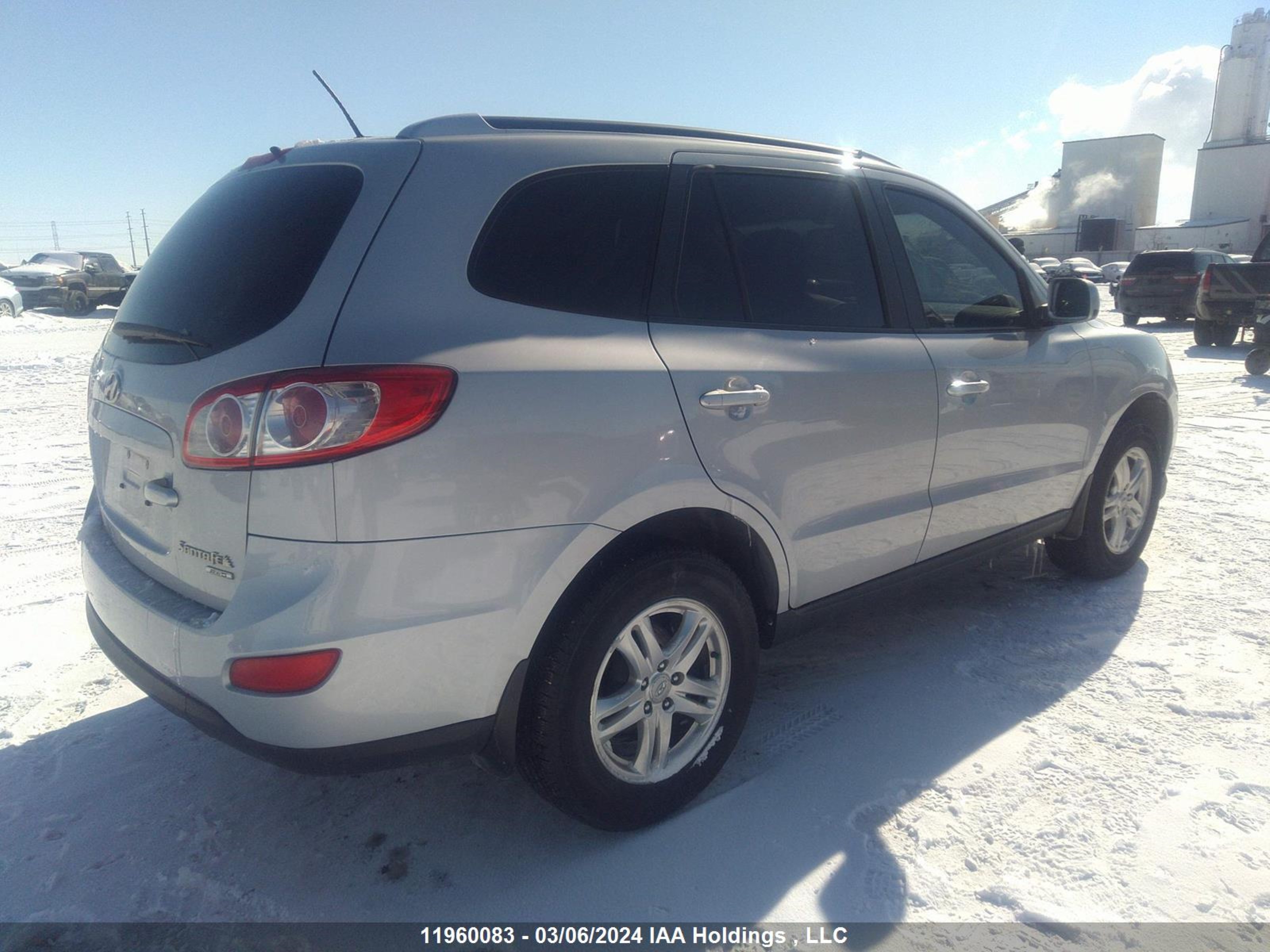 Photo 3 VIN: 5NMSGDAGXAH374396 - HYUNDAI SANTA FE 