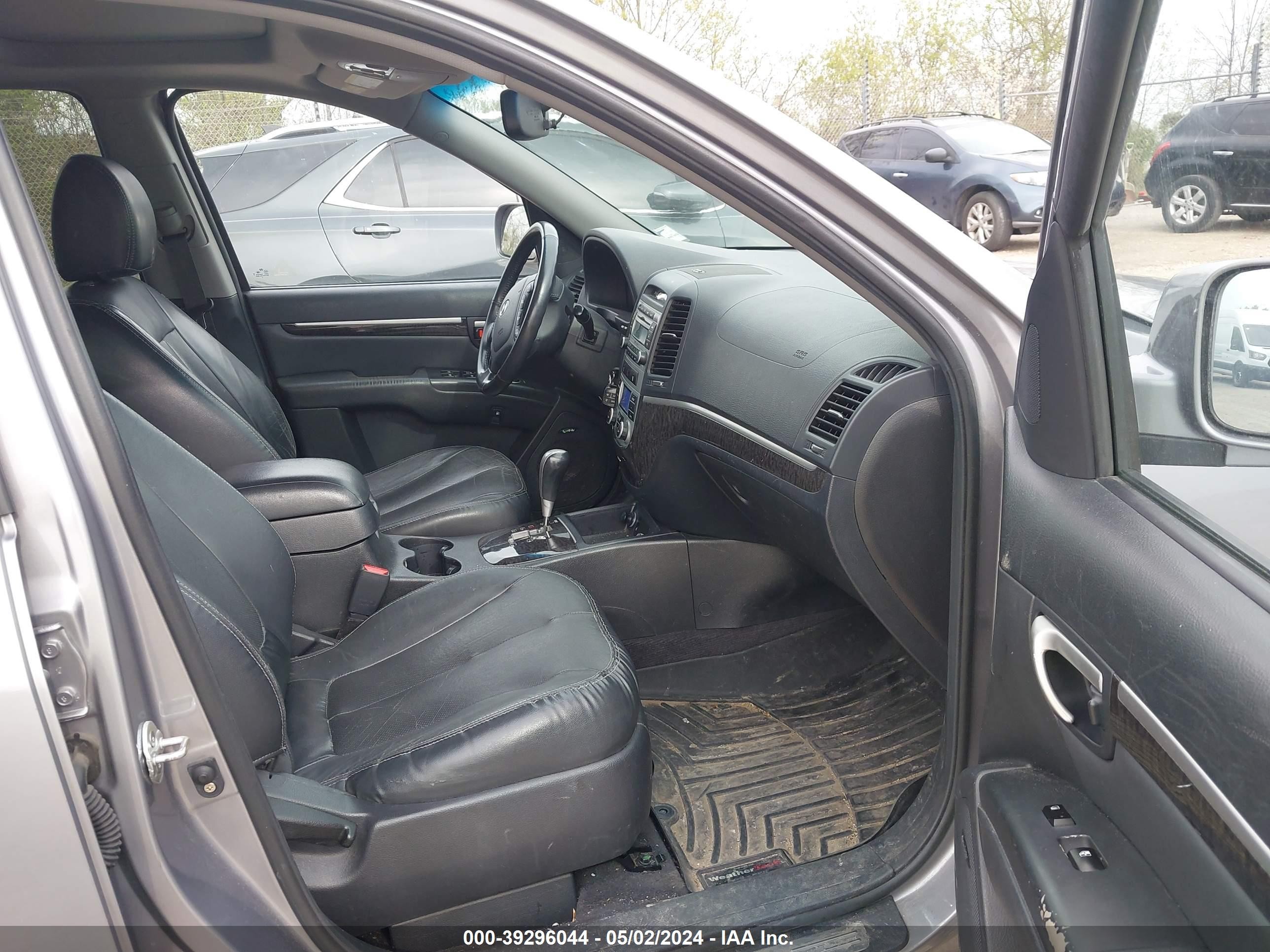 Photo 4 VIN: 5NMSH13E18H217129 - HYUNDAI SANTA FE 