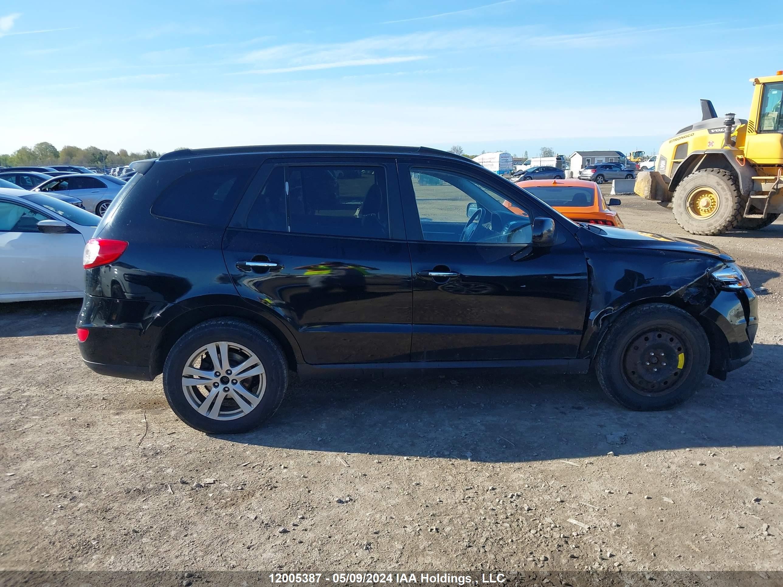 Photo 13 VIN: 5NMSHDAG9AH374015 - HYUNDAI SANTA FE 