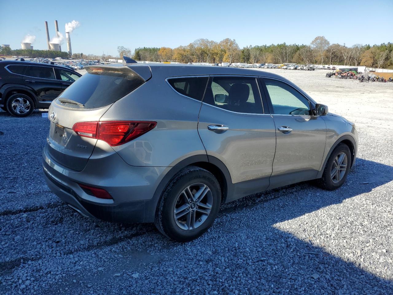 Photo 2 VIN: 5NMZT3LB2HH031856 - HYUNDAI SANTA FE 