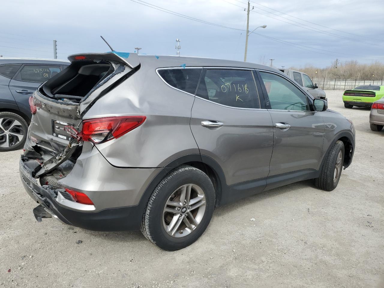 Photo 2 VIN: 5NMZT3LB2JH071618 - HYUNDAI SANTA FE 