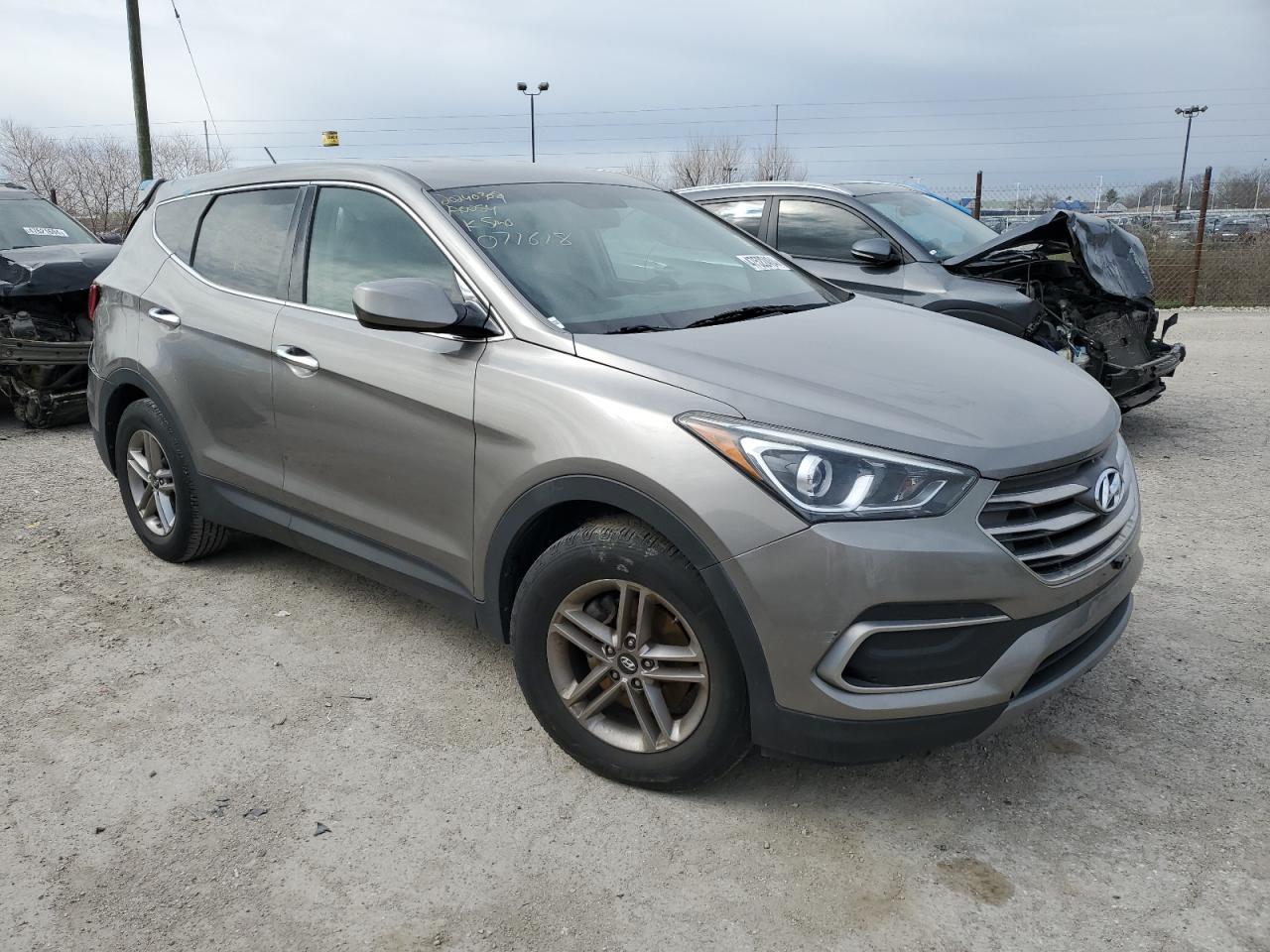 Photo 3 VIN: 5NMZT3LB2JH071618 - HYUNDAI SANTA FE 