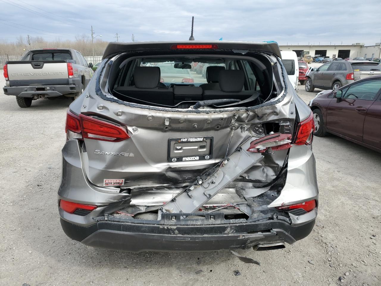 Photo 5 VIN: 5NMZT3LB2JH071618 - HYUNDAI SANTA FE 