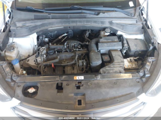 Photo 9 VIN: 5NMZT3LB4JH060894 - HYUNDAI SANTA FE SPORT 