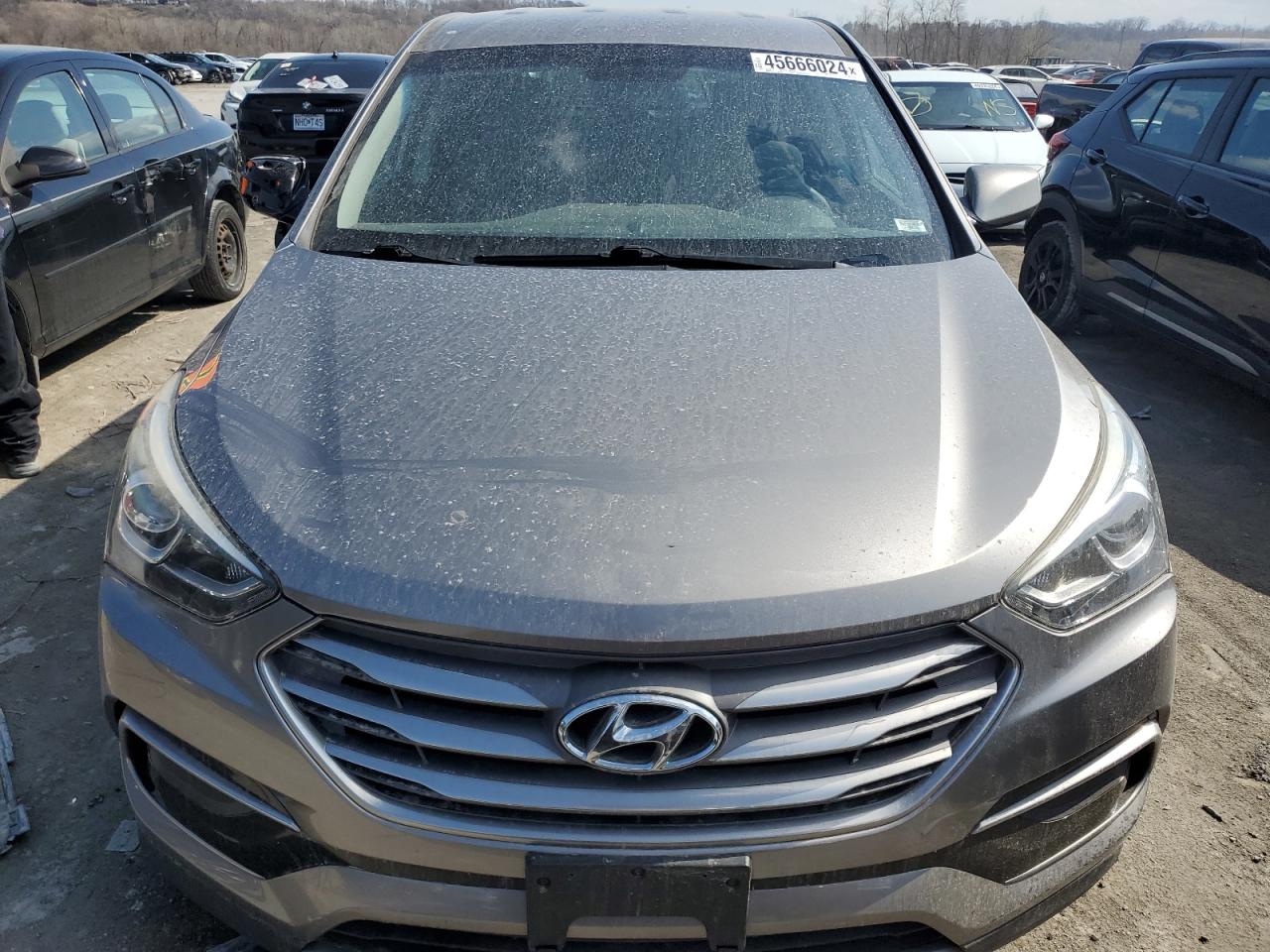 Photo 4 VIN: 5NMZT3LB7HH004698 - HYUNDAI SANTA FE 