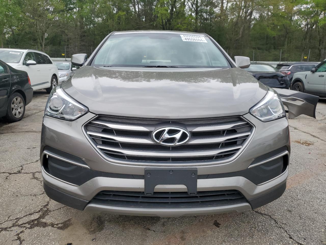 Photo 4 VIN: 5NMZT3LB7JH060050 - HYUNDAI SANTA FE 