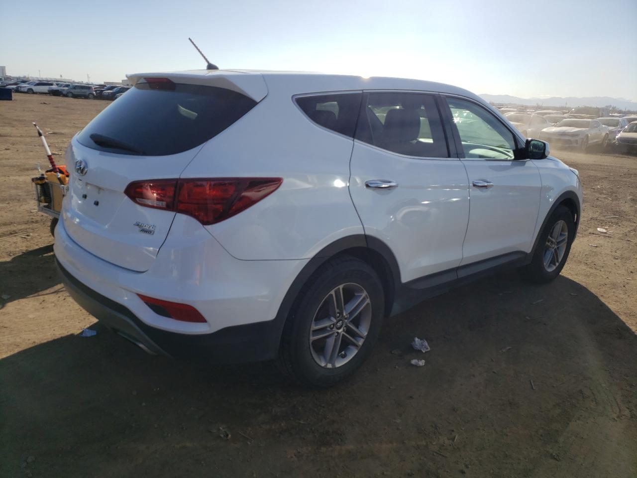 Photo 2 VIN: 5NMZTDLB0JH076869 - HYUNDAI SANTA FE 