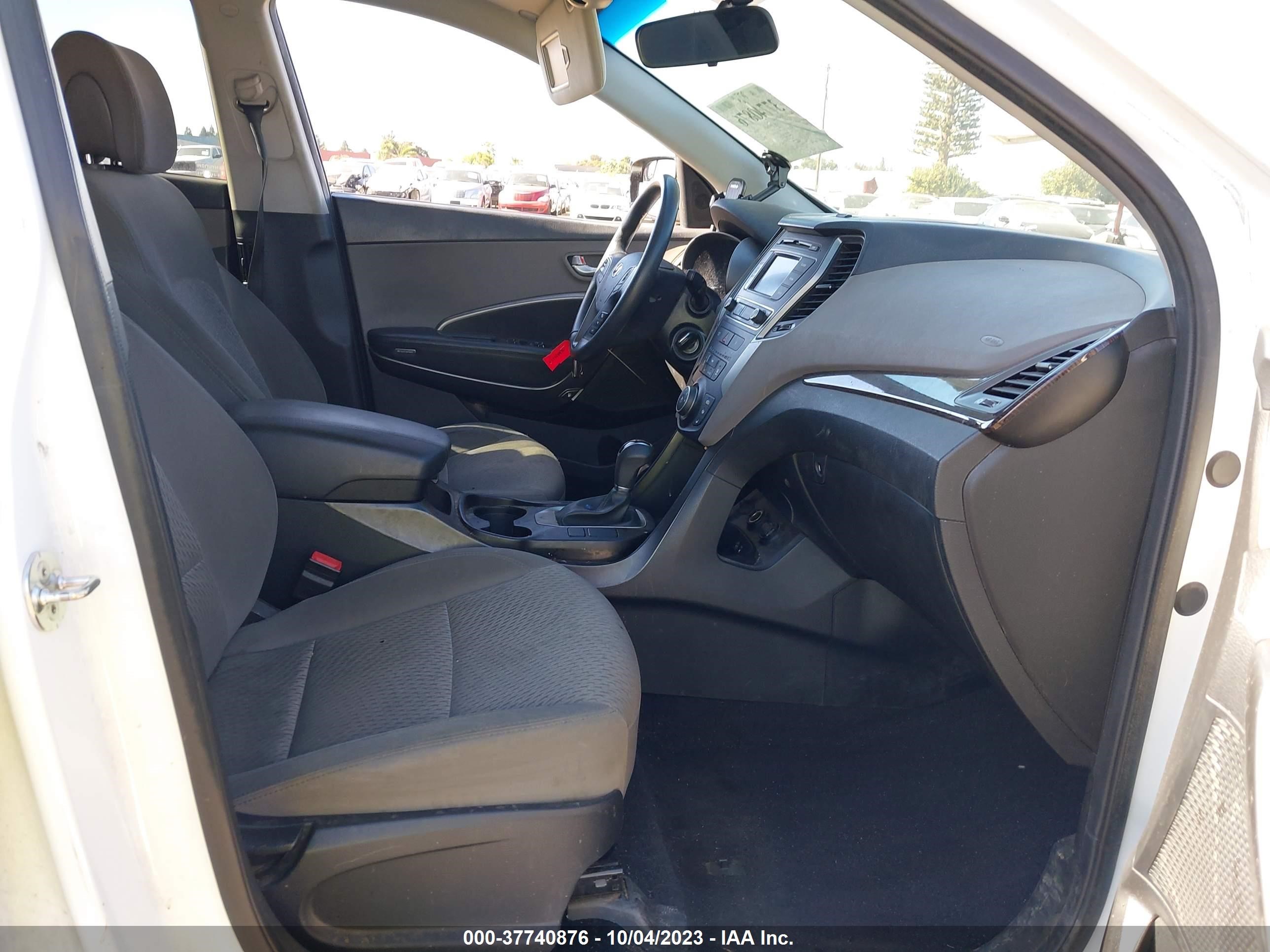 Photo 4 VIN: 5NMZTDLB1JH094877 - HYUNDAI SANTA FE 