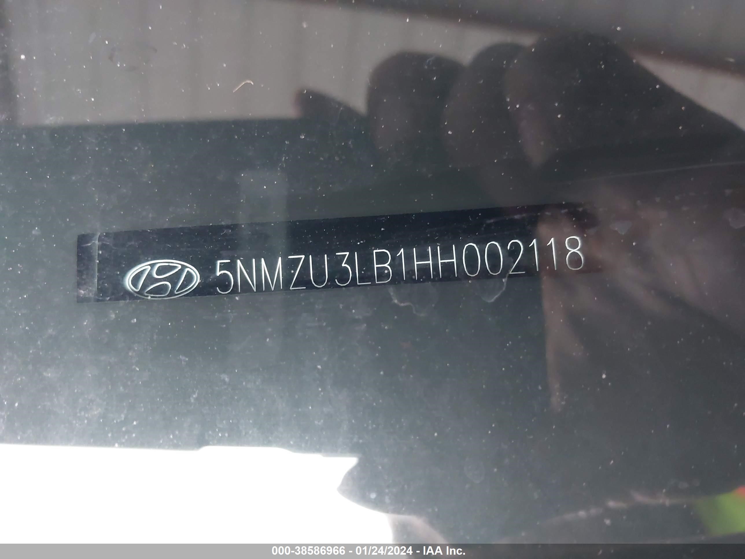 Photo 8 VIN: 5NMZU3LB1HH002118 - HYUNDAI SANTA FE 