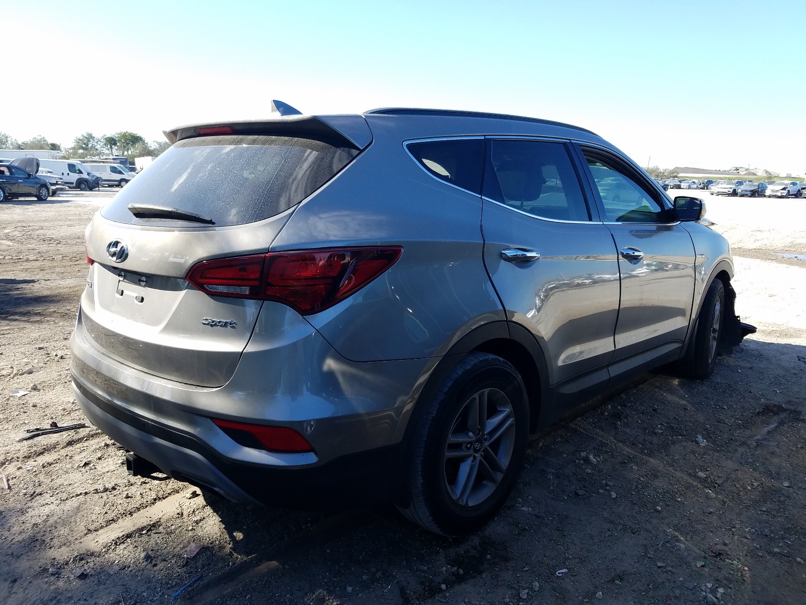 Photo 3 VIN: 5NMZU3LB8JH097380 - HYUNDAI SANTA FE 