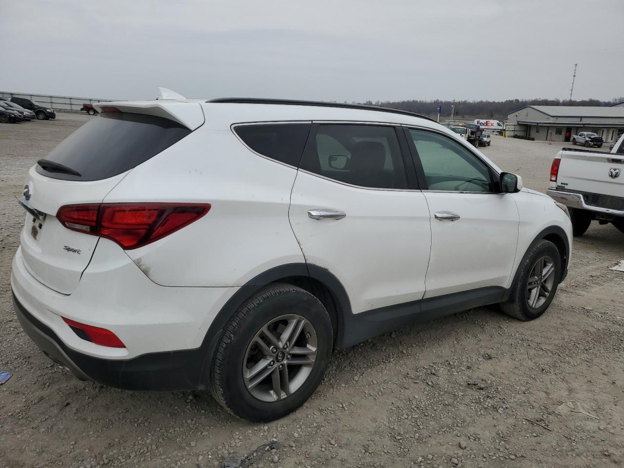 Photo 2 VIN: 5NMZU3LBXHH000478 - HYUNDAI SANTA FE 