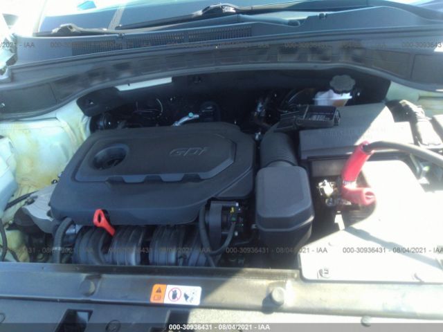 Photo 9 VIN: 5NMZUDLB2HH038373 - HYUNDAI SANTA FE SPORT 