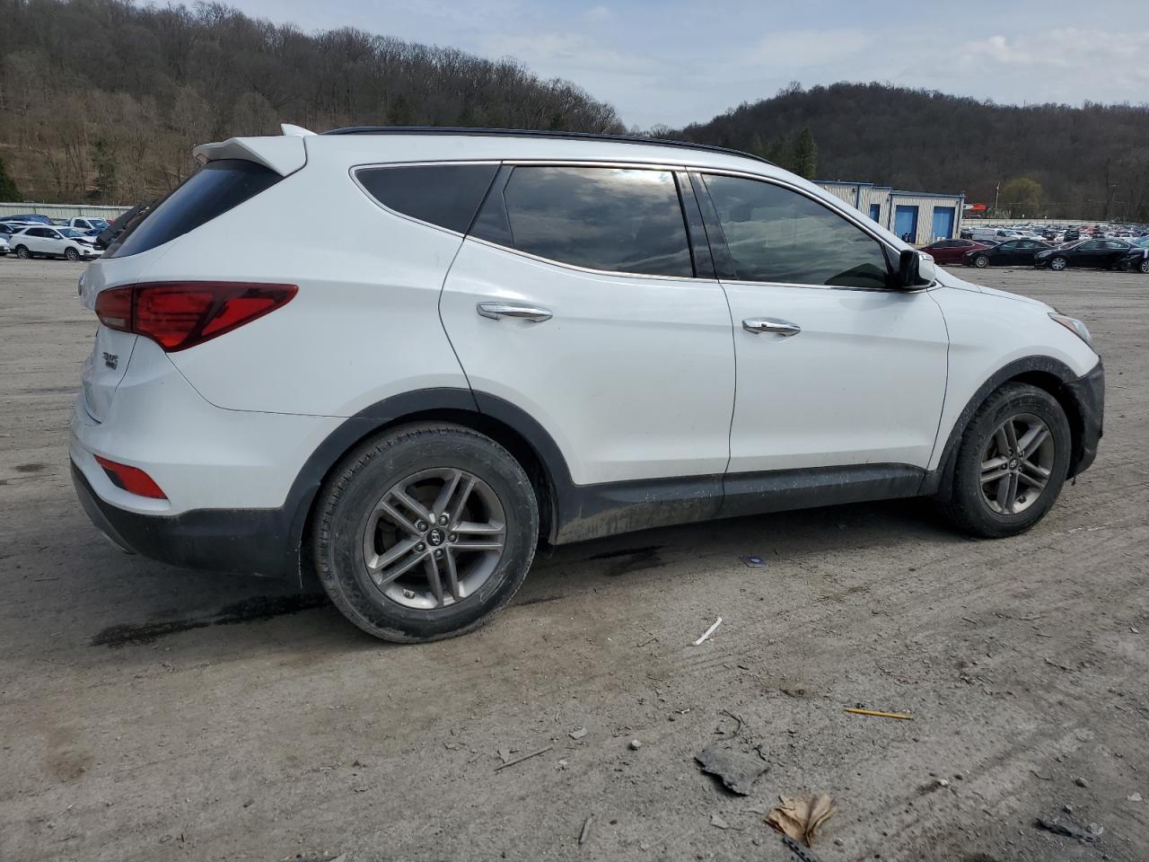 Photo 2 VIN: 5NMZUDLB6HH013105 - HYUNDAI SANTA FE 