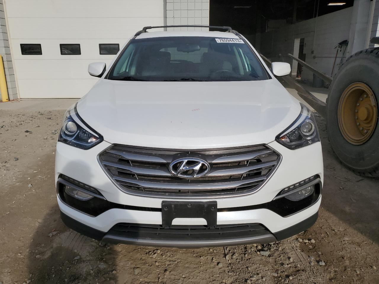 Photo 4 VIN: 5NMZUDLB8HH040127 - HYUNDAI SANTA FE 