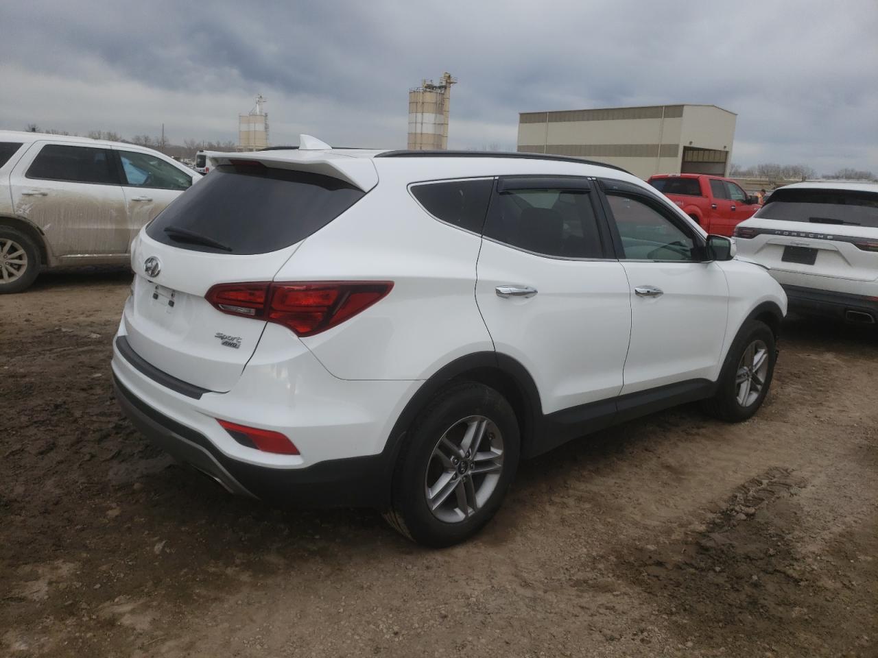 Photo 2 VIN: 5NMZUDLB9JH063454 - HYUNDAI SANTA FE 