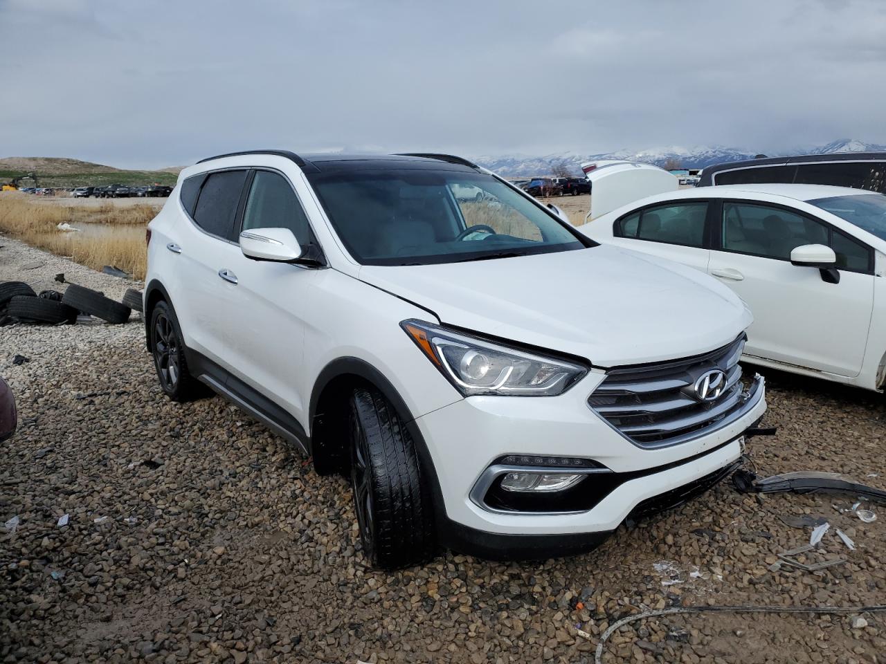 Photo 3 VIN: 5NMZWDLA9JH105168 - HYUNDAI SANTA FE 