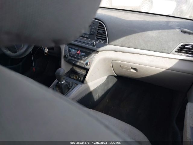 Photo 4 VIN: 5NPD74LF0HH060489 - HYUNDAI ELANTRA 