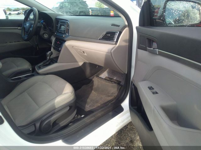 Photo 4 VIN: 5NPD74LF0HH067765 - HYUNDAI ELANTRA 