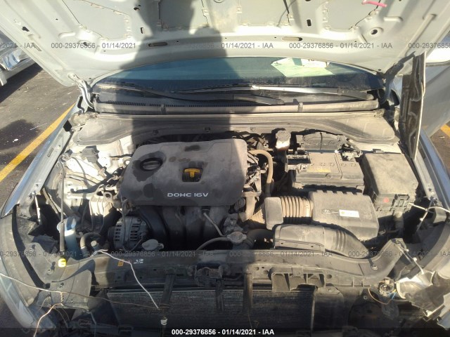 Photo 9 VIN: 5NPD74LF0HH082525 - HYUNDAI ELANTRA 