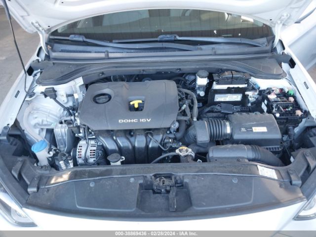 Photo 9 VIN: 5NPD74LF0HH087188 - HYUNDAI ELANTRA 