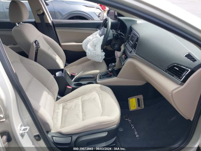 Photo 4 VIN: 5NPD74LF0HH152766 - HYUNDAI ELANTRA 