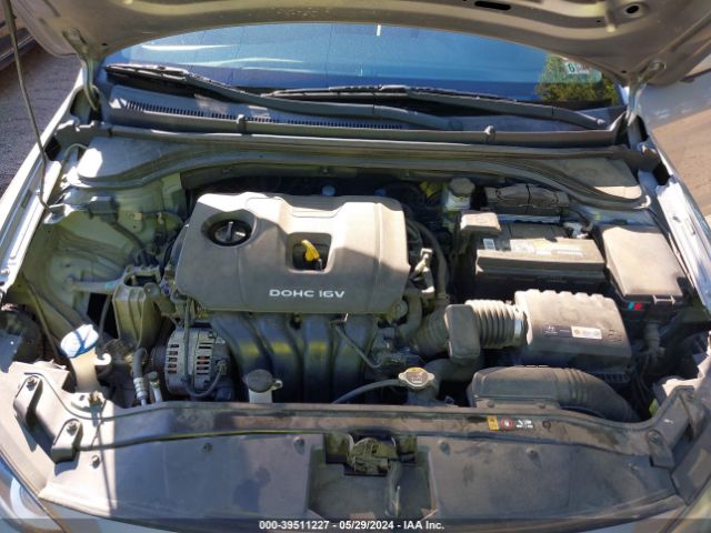 Photo 9 VIN: 5NPD74LF0HH163797 - HYUNDAI ELANTRA 