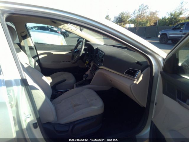 Photo 4 VIN: 5NPD74LF0HH164772 - HYUNDAI ELANTRA 