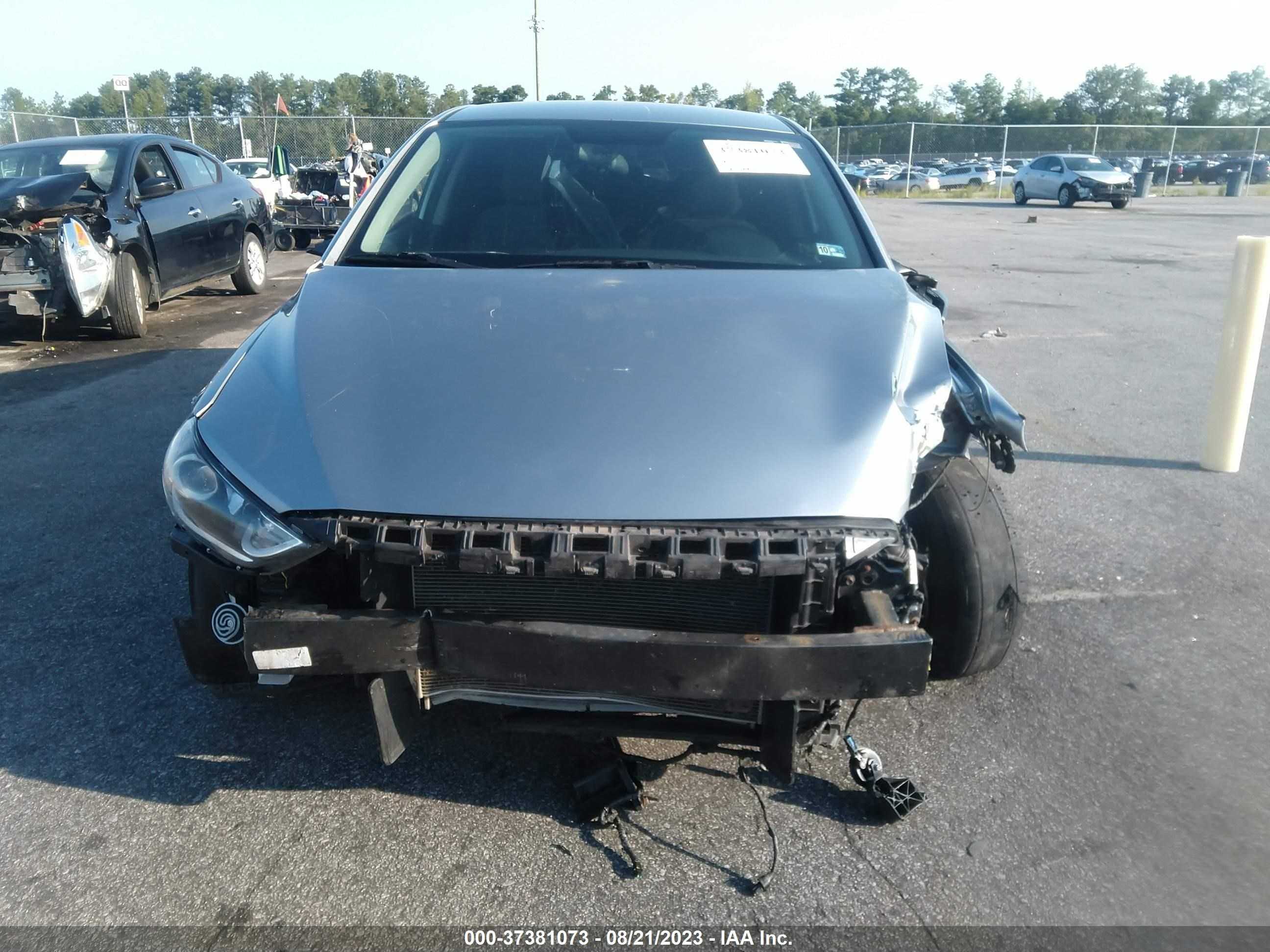 Photo 11 VIN: 5NPD74LF0HH170247 - HYUNDAI ELANTRA 