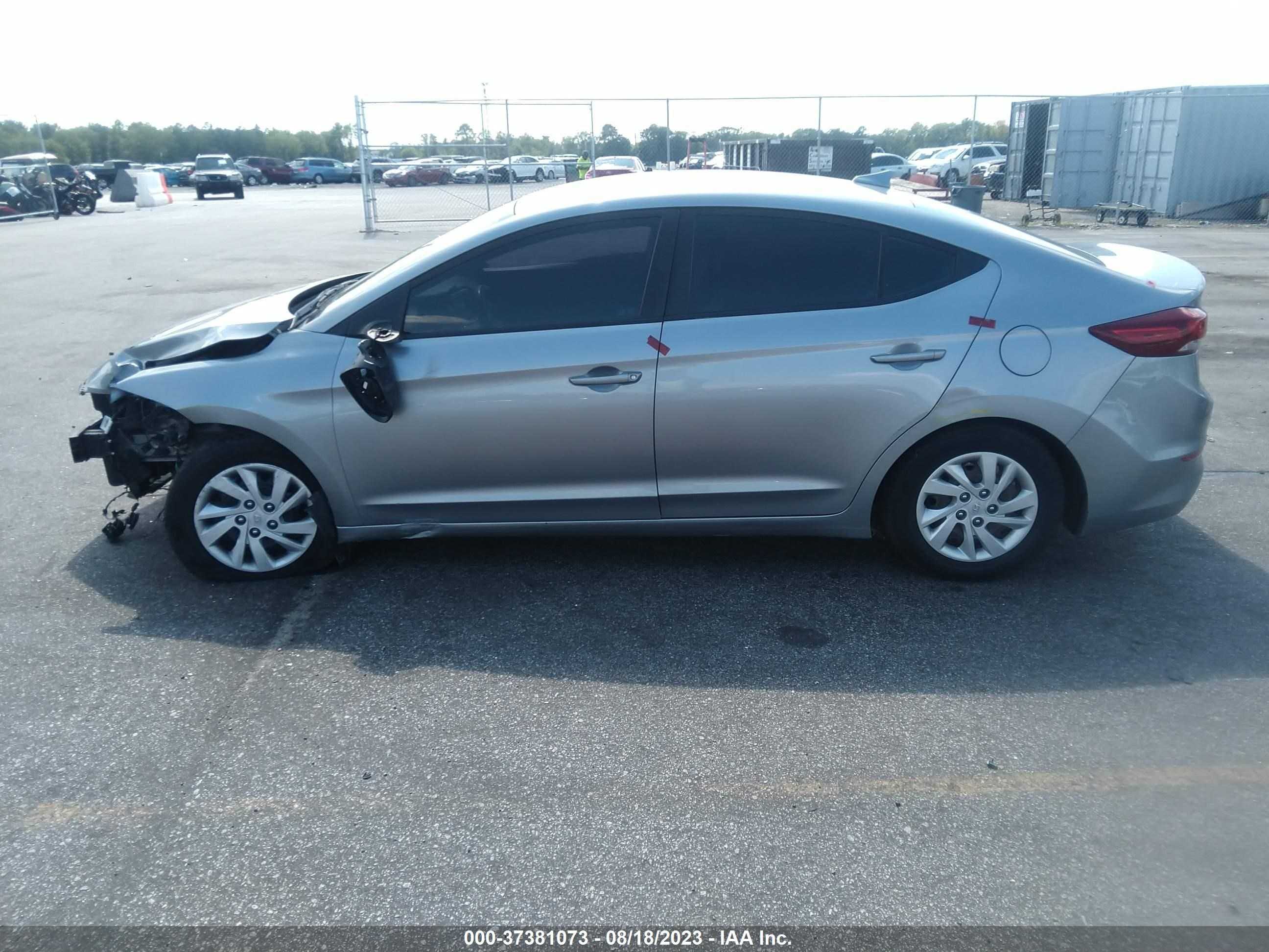 Photo 13 VIN: 5NPD74LF0HH170247 - HYUNDAI ELANTRA 