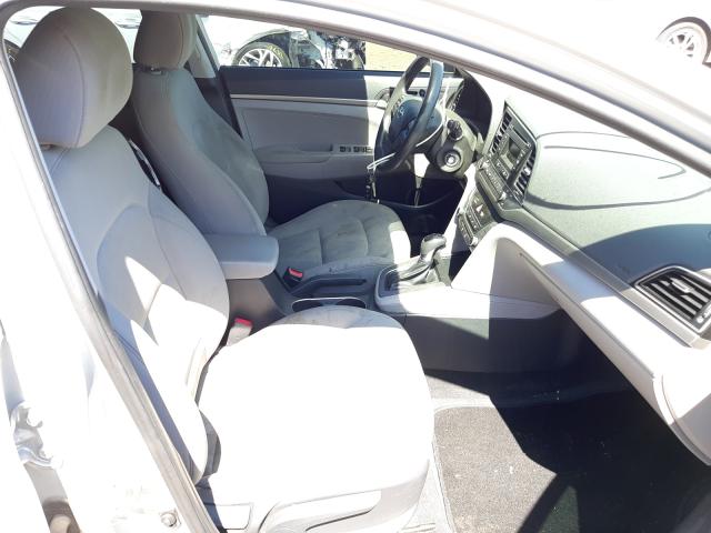 Photo 4 VIN: 5NPD74LF0HH180700 - HYUNDAI ELANTRA SE 