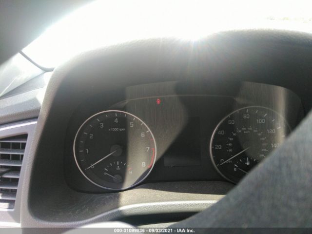 Photo 6 VIN: 5NPD74LF0HH188991 - HYUNDAI ELANTRA 