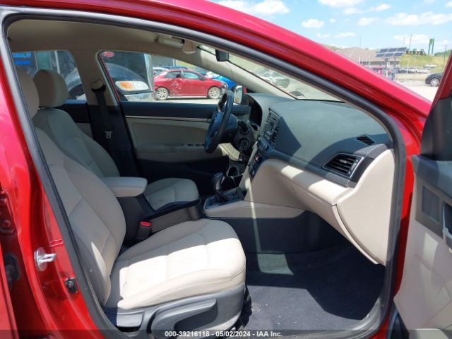 Photo 4 VIN: 5NPD74LF0HH194497 - HYUNDAI ELANTRA 