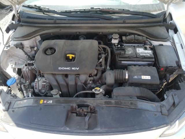 Photo 6 VIN: 5NPD74LF0HH208785 - HYUNDAI ELANTRA SE 