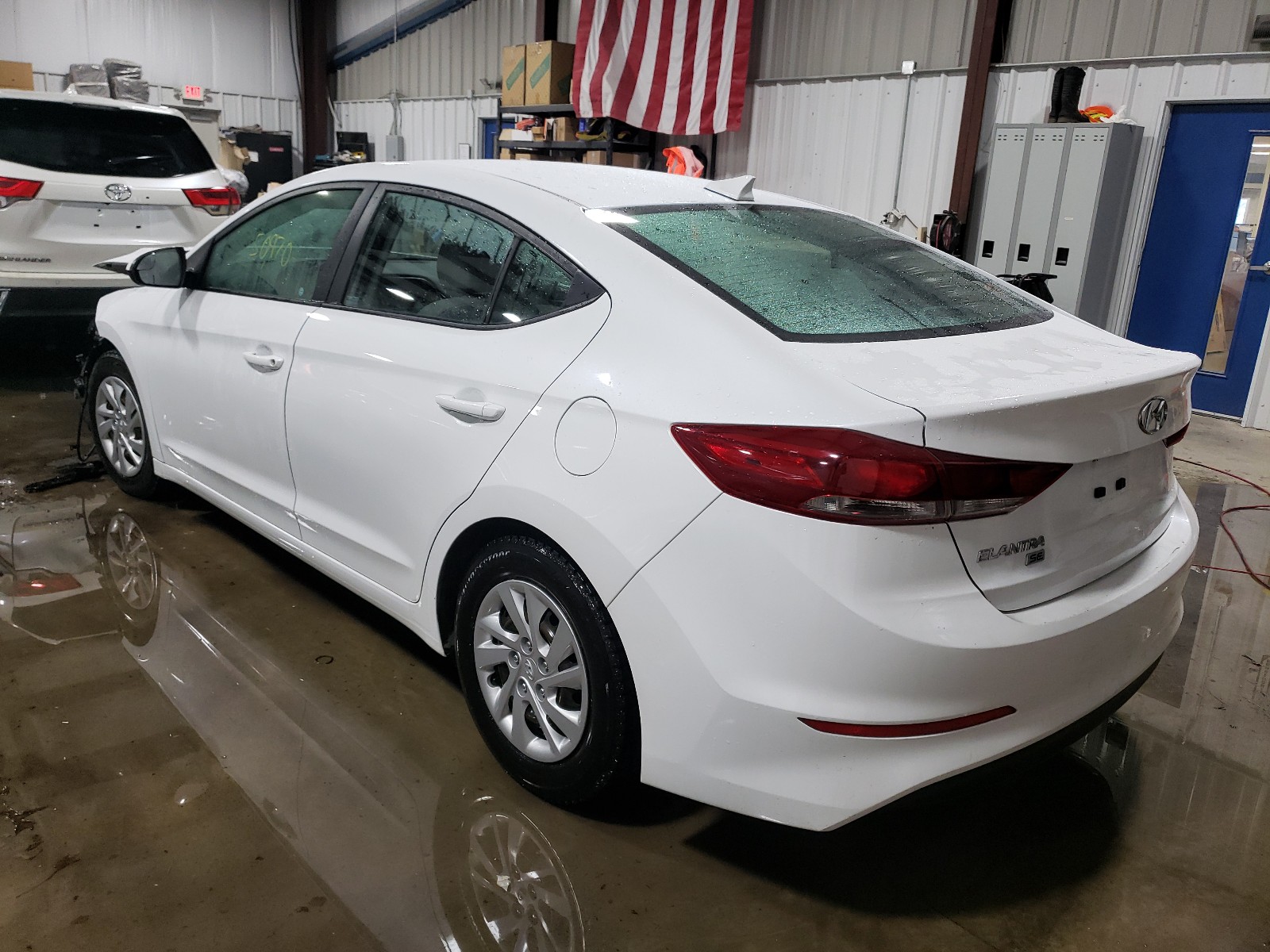 Photo 2 VIN: 5NPD74LF0HH211332 - HYUNDAI ELANTRA SE 