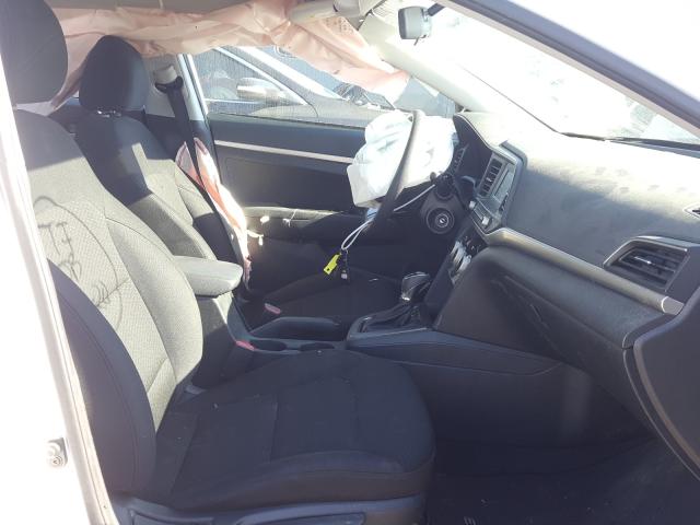 Photo 4 VIN: 5NPD74LF0KH422702 - HYUNDAI ELANTRA SE 