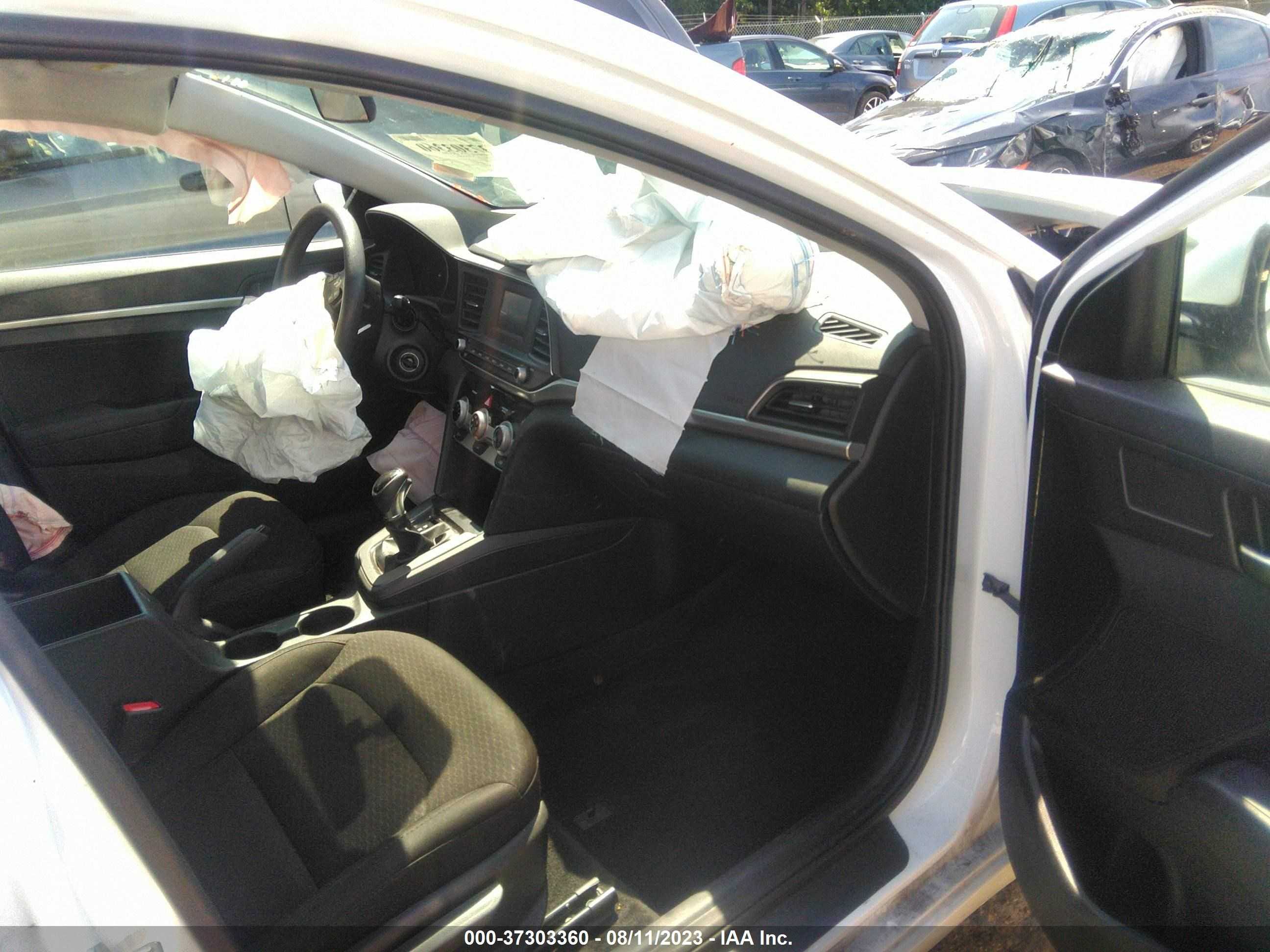 Photo 4 VIN: 5NPD74LF0KH423302 - HYUNDAI ELANTRA 