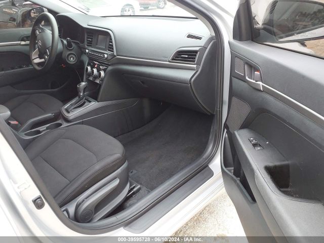 Photo 4 VIN: 5NPD74LF0KH433327 - HYUNDAI ELANTRA 