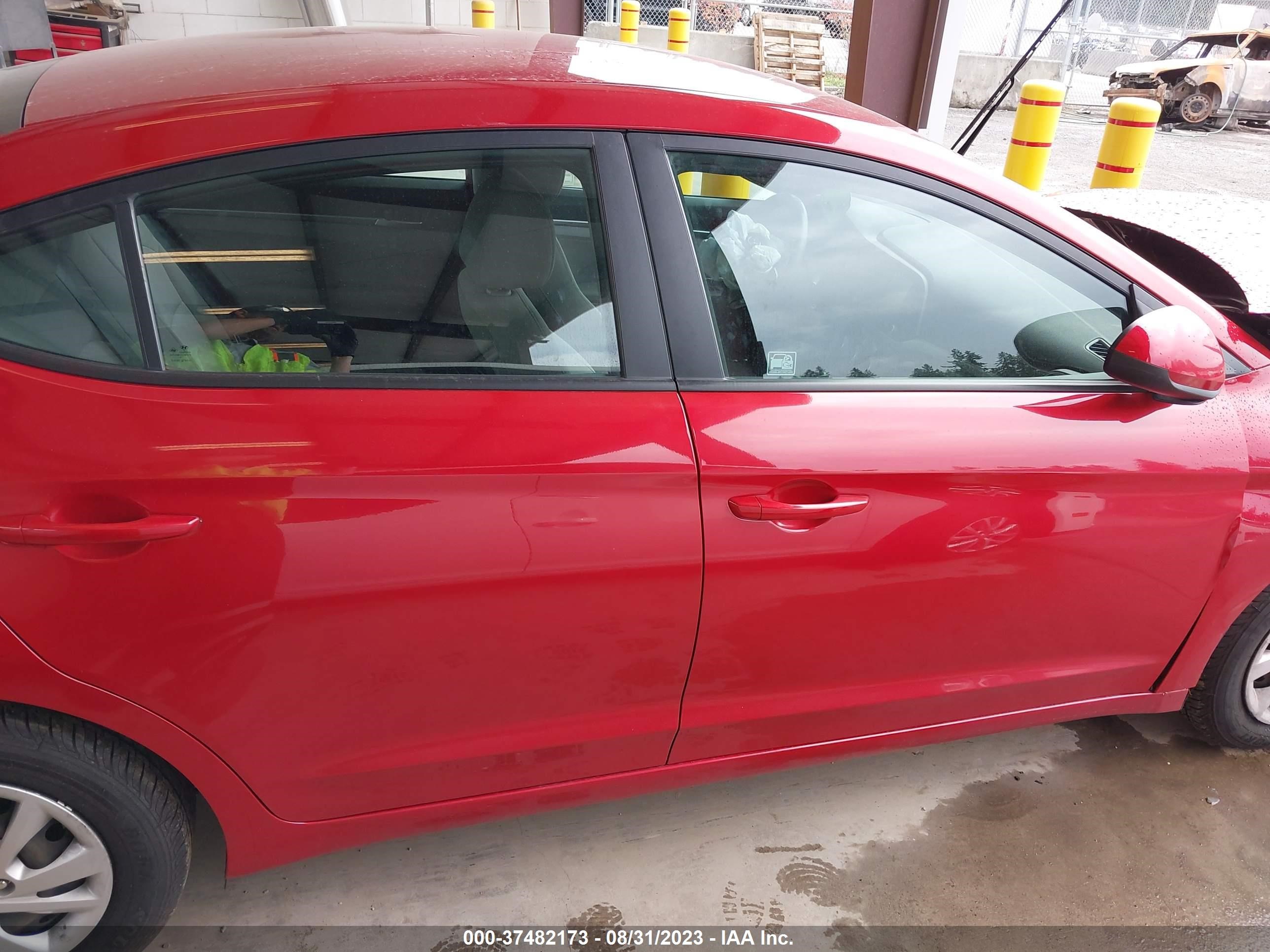 Photo 12 VIN: 5NPD74LF0KH482303 - HYUNDAI ELANTRA 