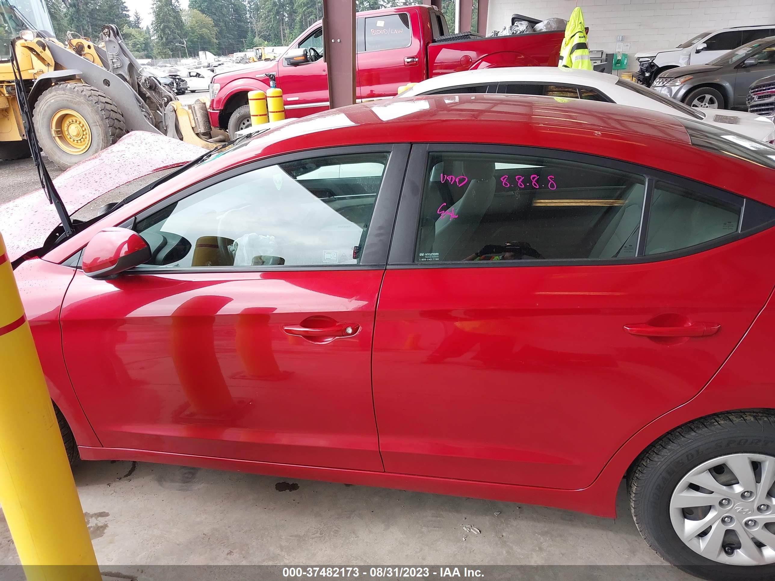 Photo 13 VIN: 5NPD74LF0KH482303 - HYUNDAI ELANTRA 