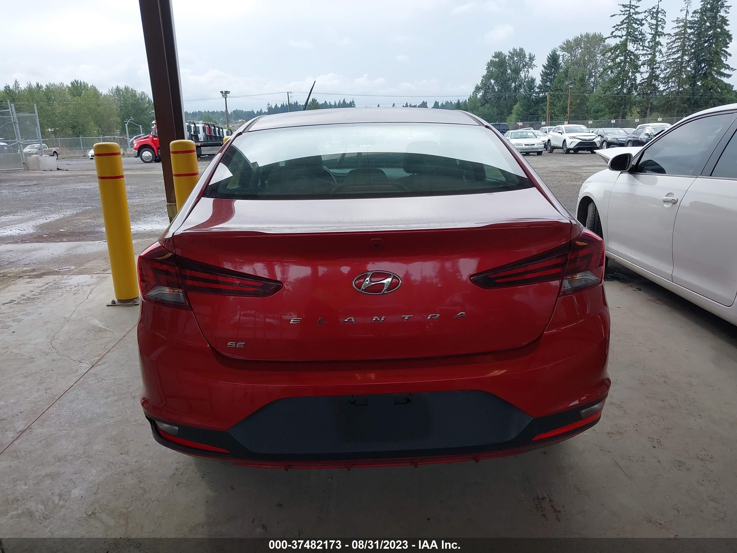 Photo 15 VIN: 5NPD74LF0KH482303 - HYUNDAI ELANTRA 